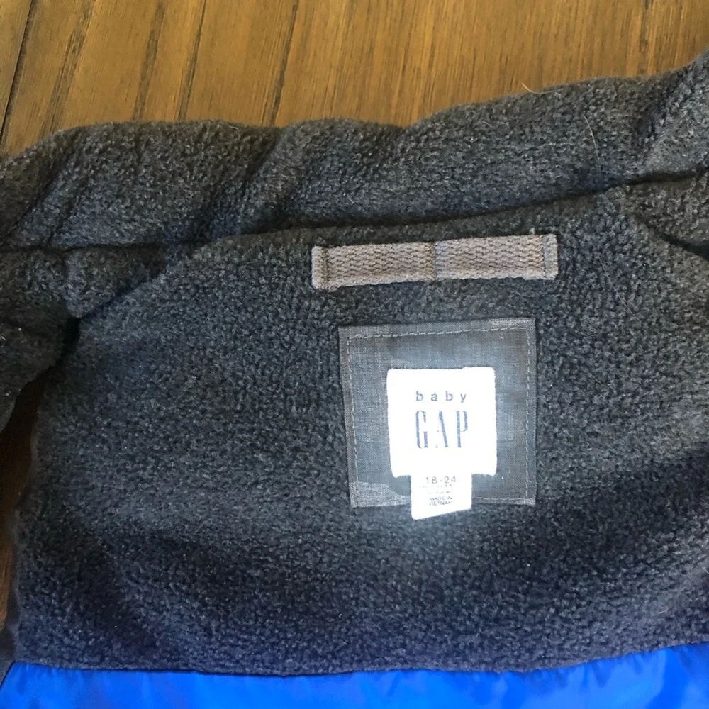 Gap toddler gray camo puffer vest
